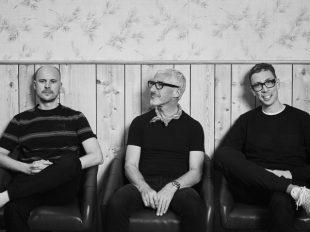 Above & Beyond reunite with Marty Longstaff for "Flying By Candlelight"