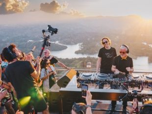 Stream Above & Beyond's Cercle concert from Piedra del Peñol in Colombia's Andes Mountains