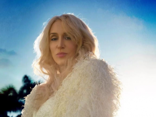 JES releases her first artist album in 10 years, "MEMENTO"