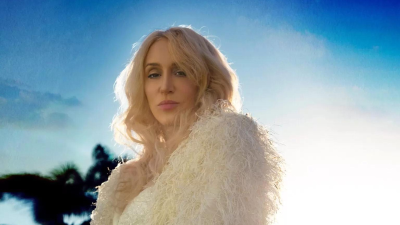 JES releases her first artist album in 10 years, "MEMENTO"