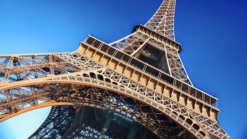 The Eiffel Tower: A Monumental Parisian Landmark - rickyleepotts