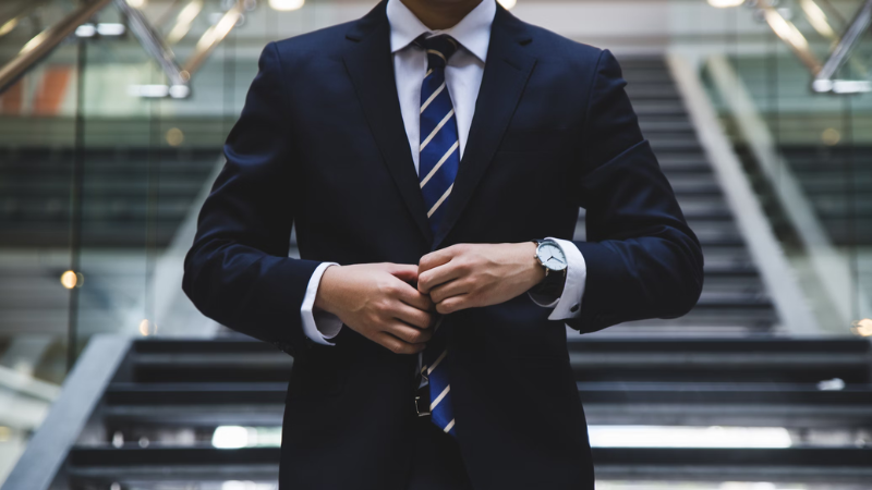 What to Wear to an Interview Men's Fashion Tips